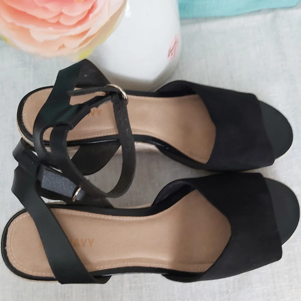 Old Navy black wedge espadrilles 3.5" heels - Picture 3 of 11